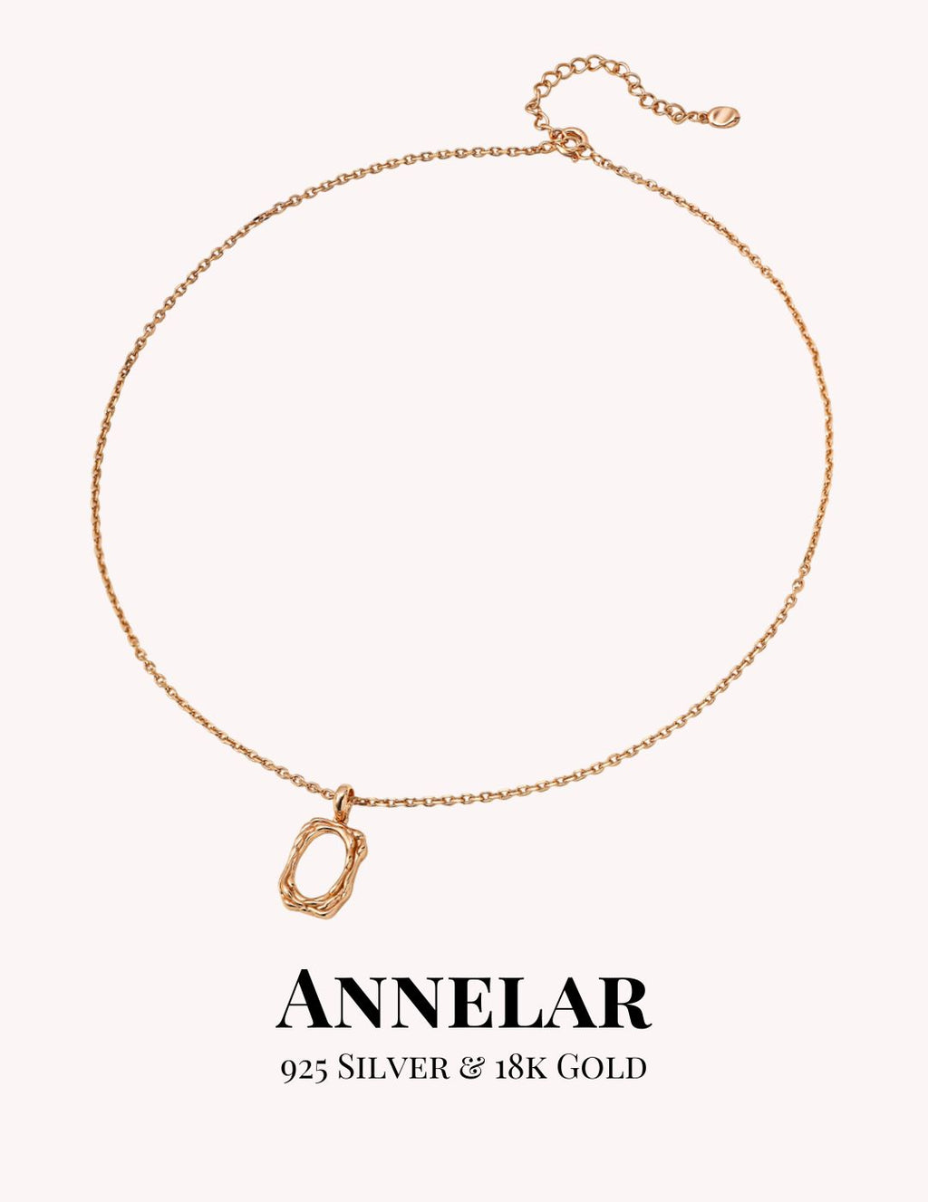 Collar con colgante minimalista texturizado en plata de ley S925