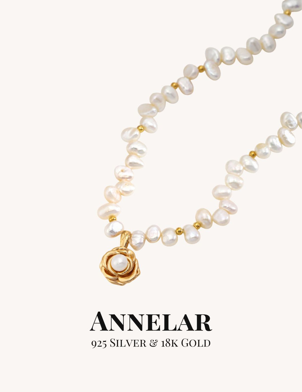 Collar de camelia con perlas naturales