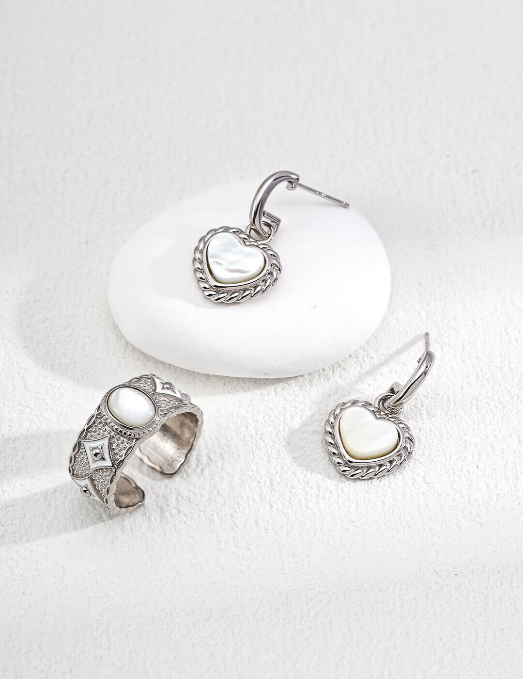 Heart-shaped Mother of Pearl 925 Sterling Silver Earrings