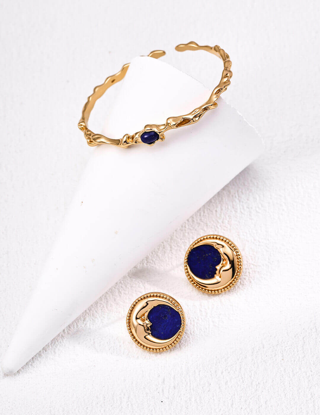 2cm vintage Lapis Lazuli earrings showing perfect proportions and graceful presence for daily wear.