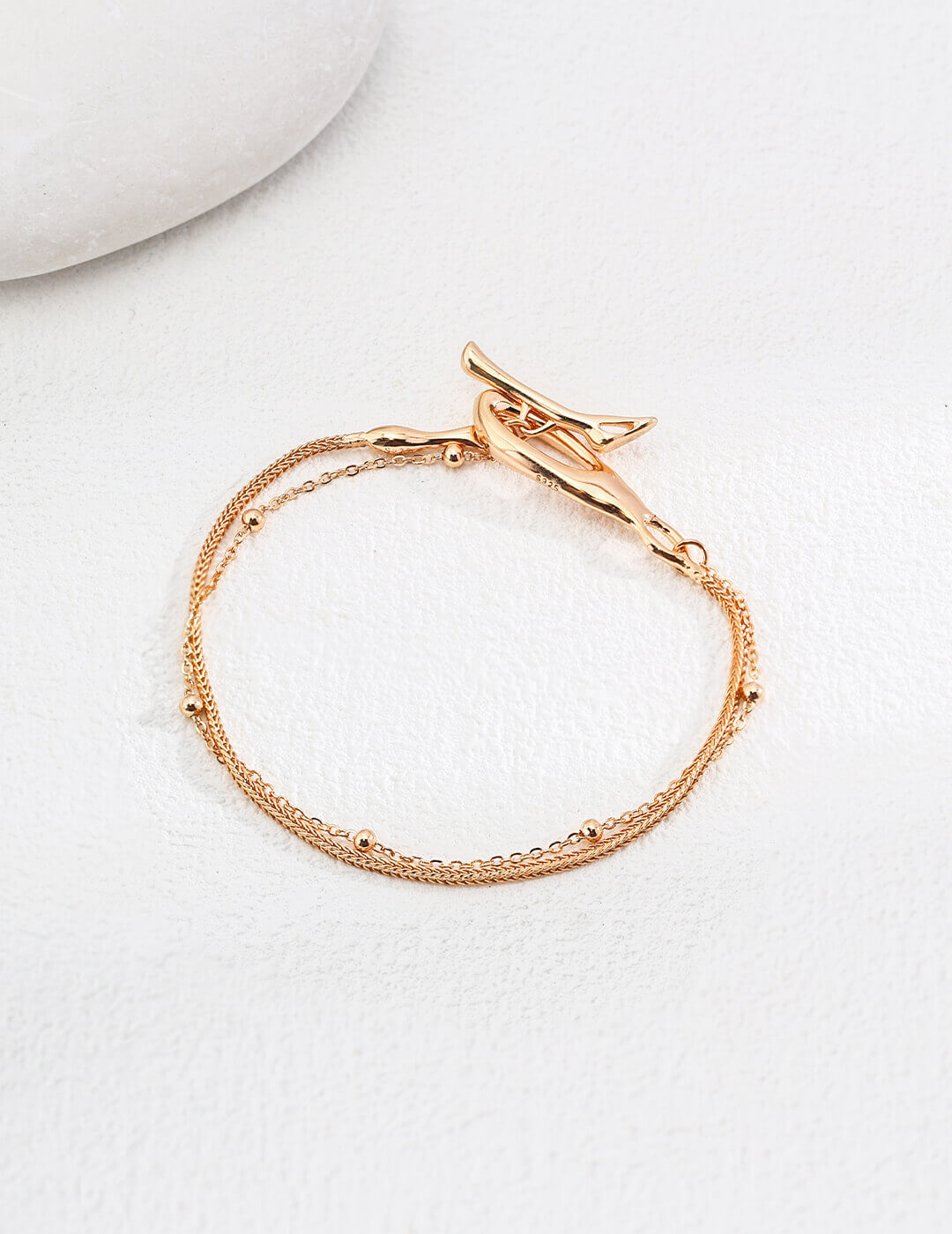 Front view of the minimalist S925 sterling silver bracelet, simple and elegant.