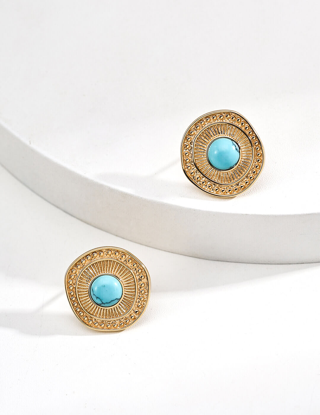 Close-up of the 7mm turquoise stone, highlighting its retro beauty and natural matrix.