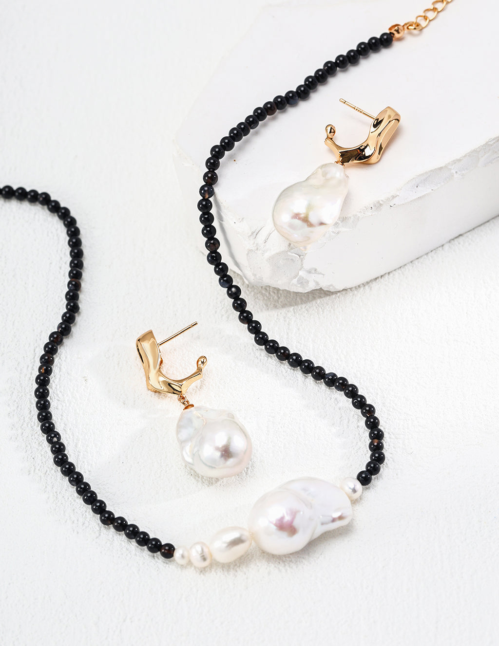 Minimalist Irregular Natural Pearl & Black Onyx Necklace